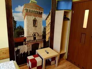 Хостелы Dream Hostel & Apartments Краков Двухместный номер с 1 кроватью и ванной комнатой-15